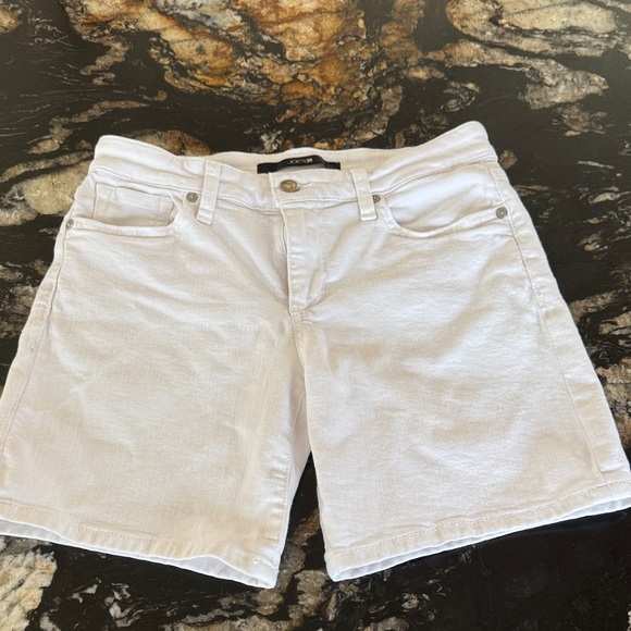 Joe's Jeans White Shorts- size 26 - Picture 4 of 10